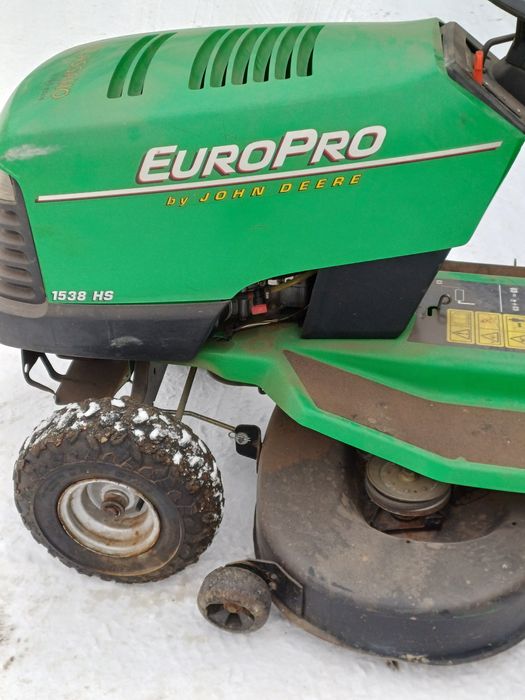 De vânzare tractoraz tuns gazon