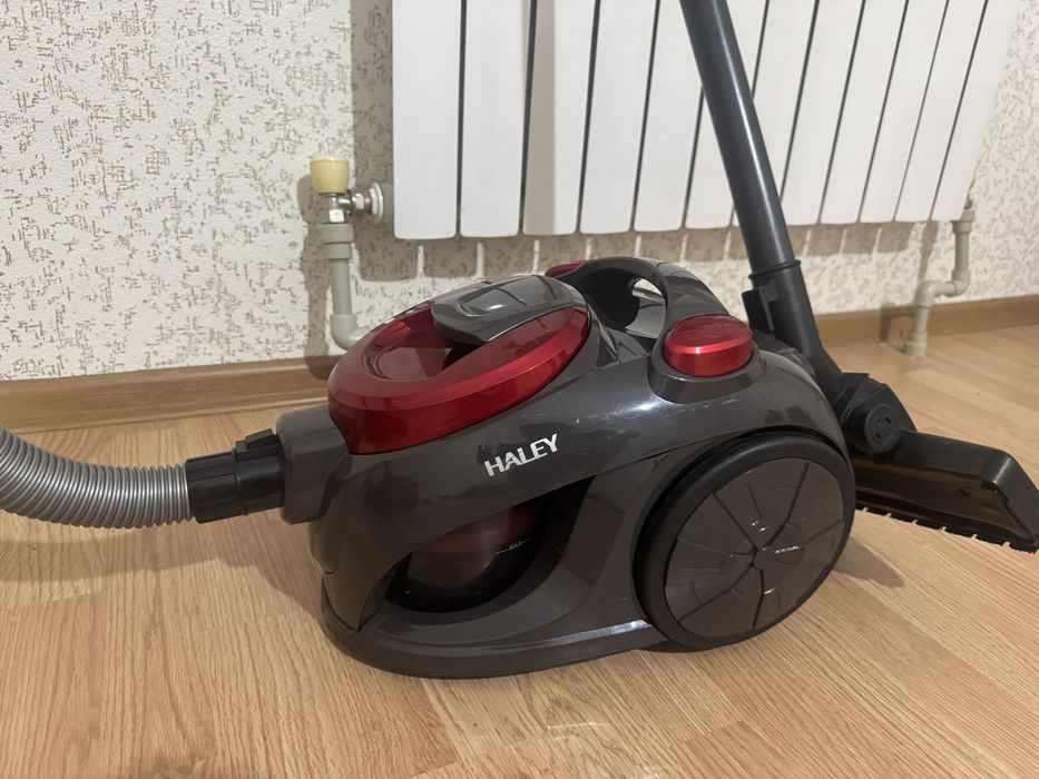 Продается пылесос марки «HALEY» в идеальном состоянии