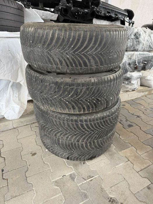 Гуми 215/55/17  всесезонни Kleber