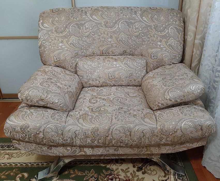 Диван + два кресла в гостиную