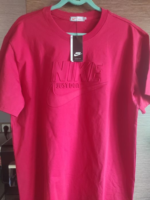 Мъжка тениска червена Nike