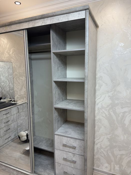 Продам шкаф купе  почти новый