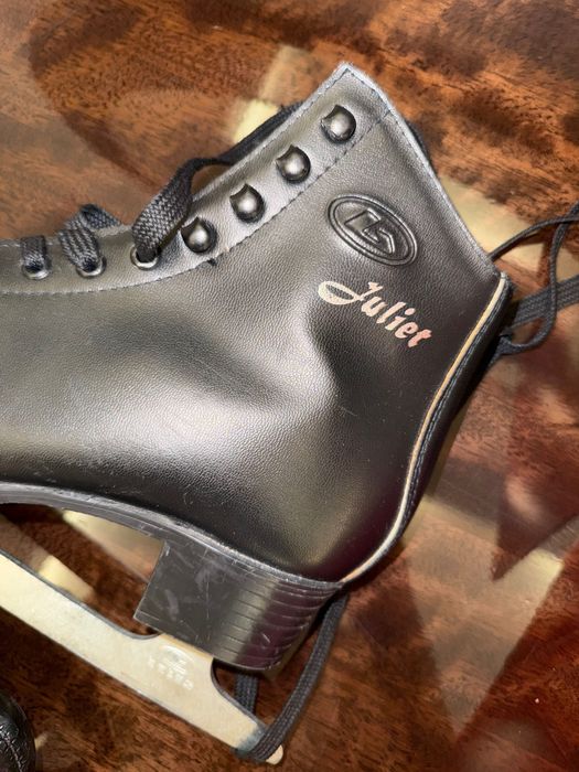 Продам коньки 38р