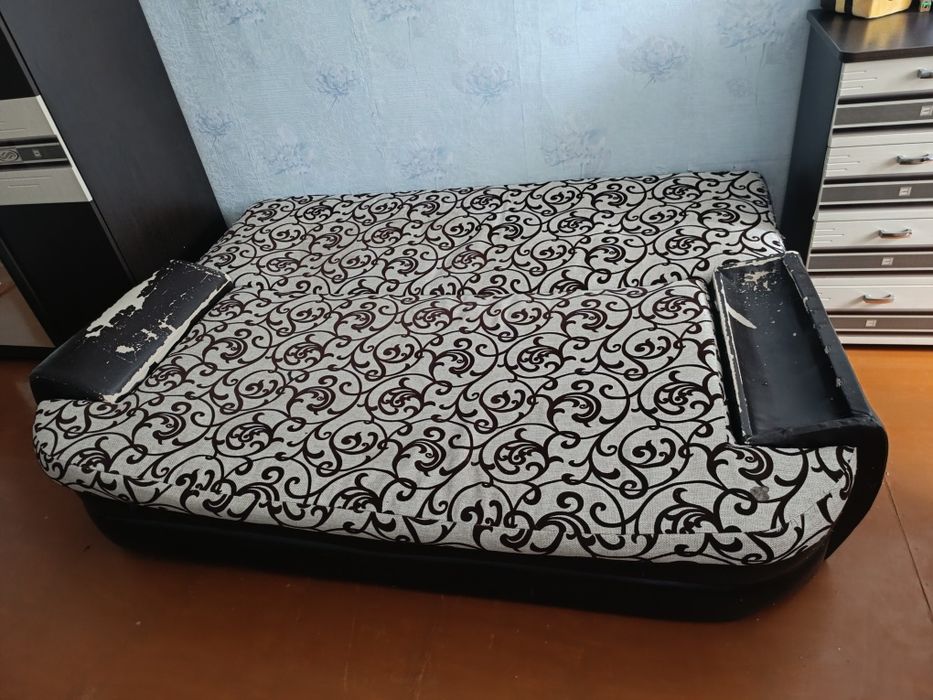 Отдам диван раскладной
