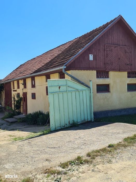 Casa P+1+M in Brebi,Salaj cu 19,32 ari teren+garaj+anexe de 240 mp