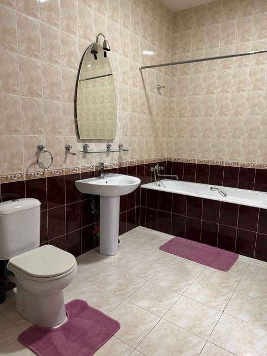 Квартира Генерала Узакова5/3/4 250 м2 банковская