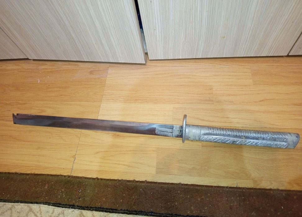 Sabie vintage robustă, lamă de inox solida, turnată dintr-o bucată