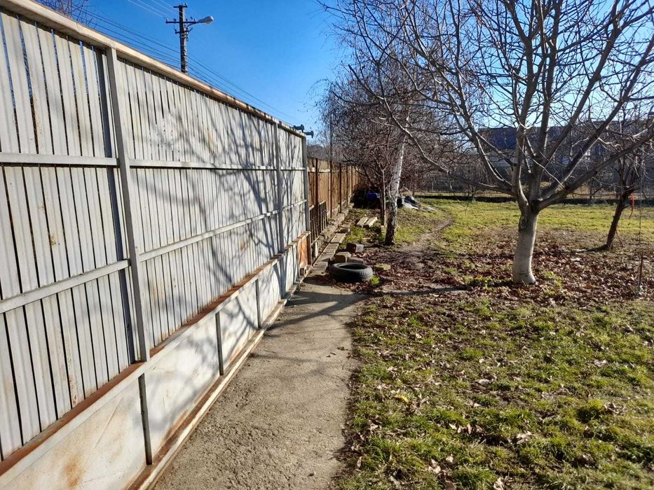 Vand Teren Intravilan Piatra Neamt 2800 m2 - 15 Euro/m2