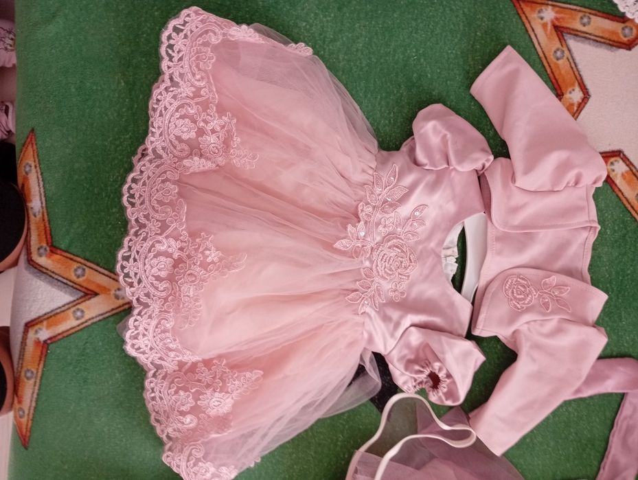 Rochițe botez plus păturică și cutie trusou
