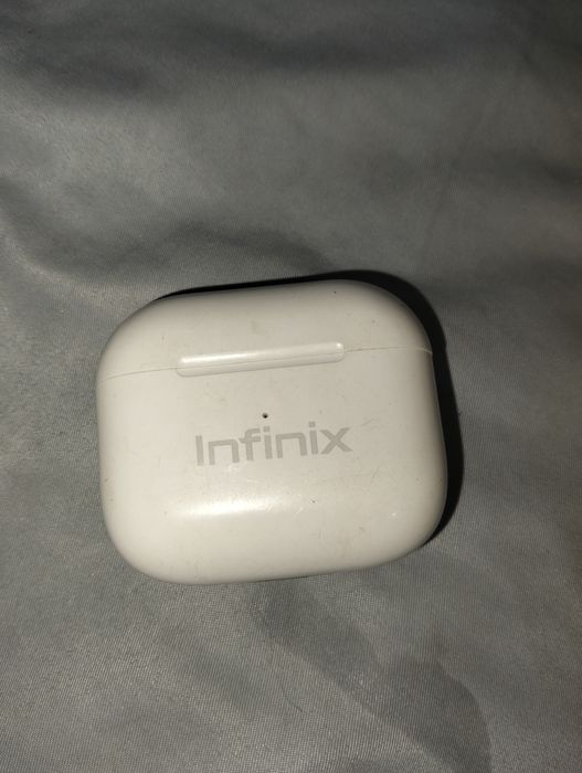 Продаю наушники название  Infinix