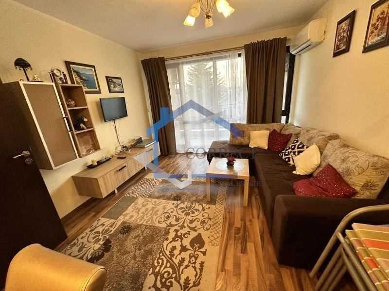 Дава се под наем Двустаен апартамент в Варна, м-т Траката - 65 кв.м за 459 € - Снимка #1