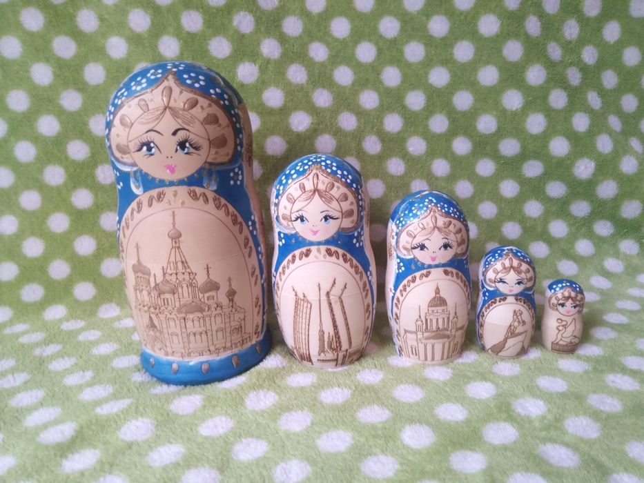 Матрёшки сувенирные
