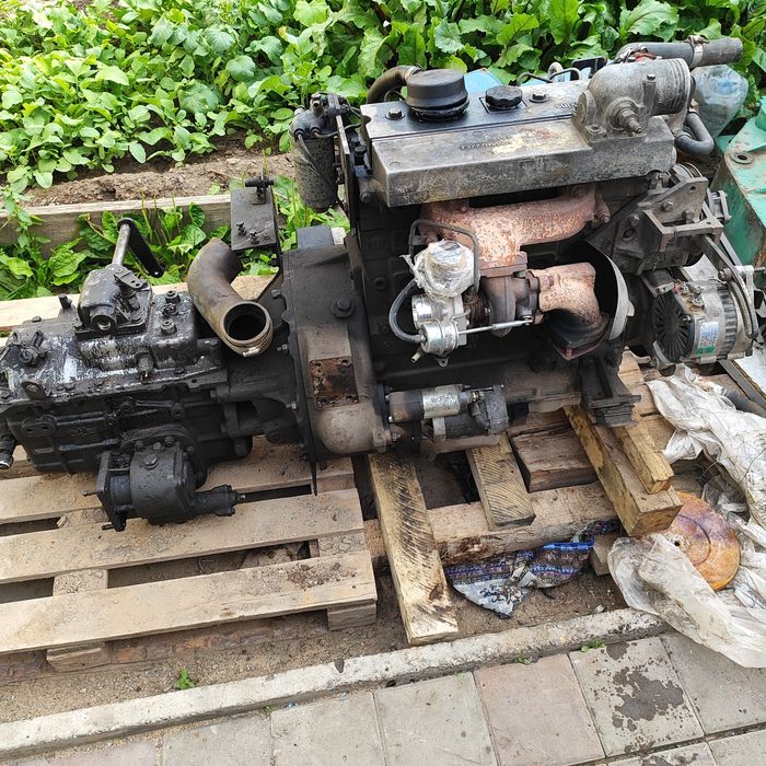 Два двигателя Перкинс