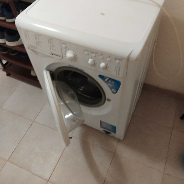 Пералня индезит.