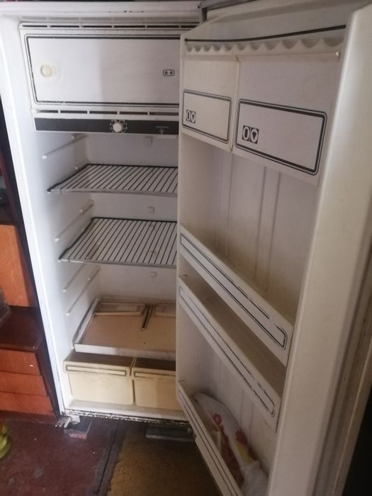 Продам холодильник