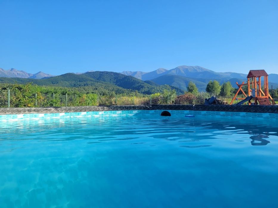 Cabană de inchiriat Valea Avrigului 7 camere  cu băi proprii