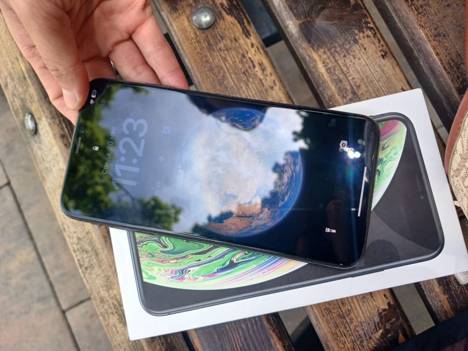 Iphone XS Max  64ГБ