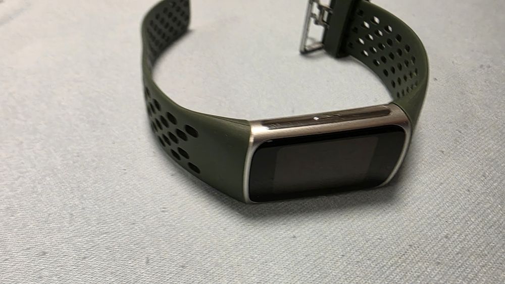 Fitbit Charge 6 silver