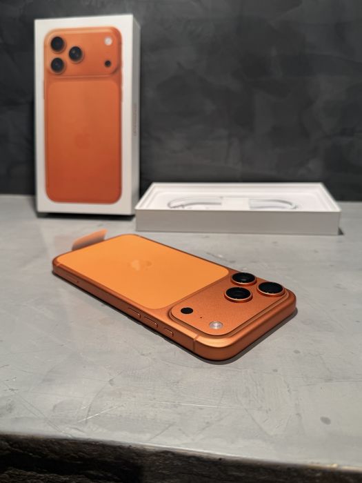 ЧИСТО НОВ Iphone 17 Pro Max 2TB Orange