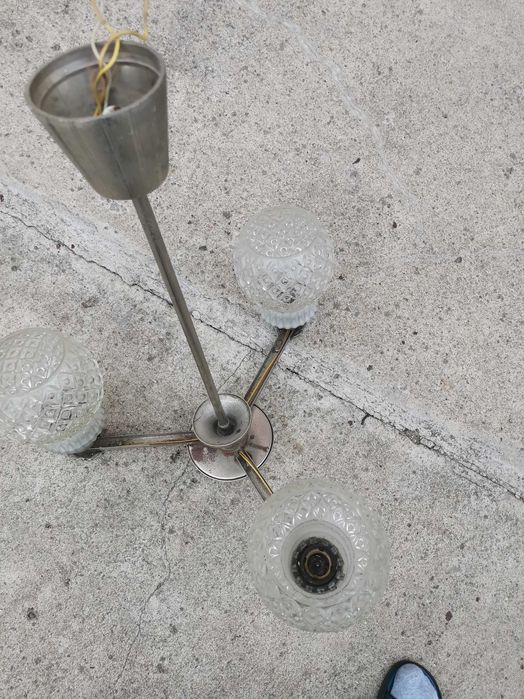 lustra veche cu 3 becuri