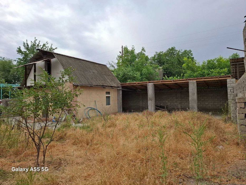 Dacha sotiladi Yangiyolda