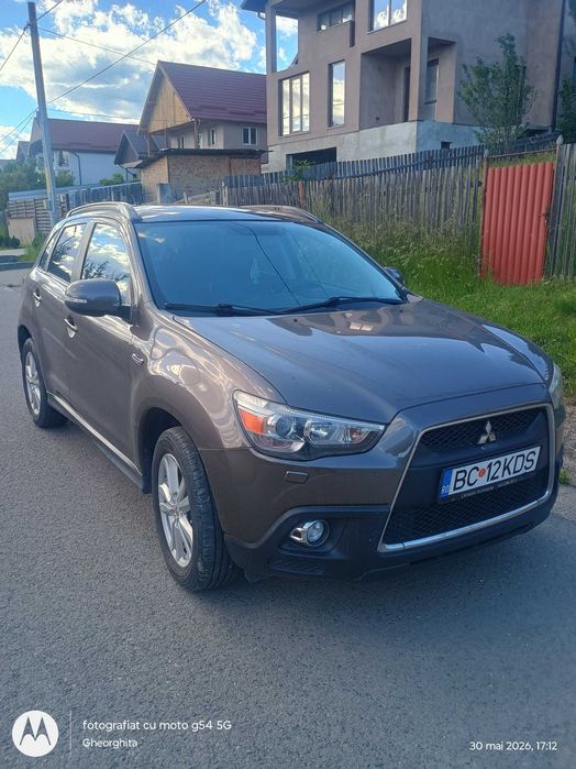 Vând Mitsubishi ASX
