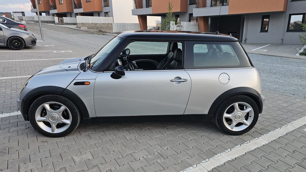 Mini Cooper 1.6 benzina automat