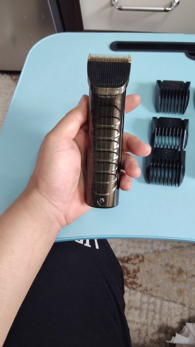 Профессиональная машинка для стришки волос