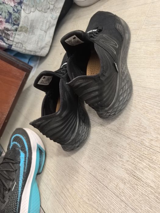 Продам кроссовки