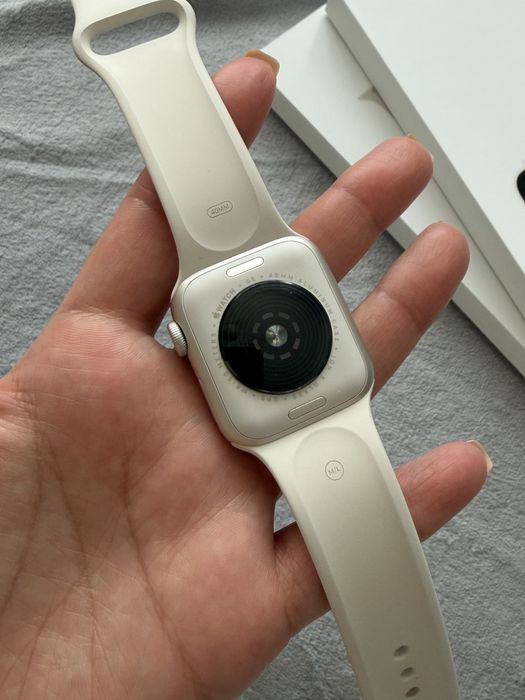 Продам Apple Watch SE, M/L 40 мм