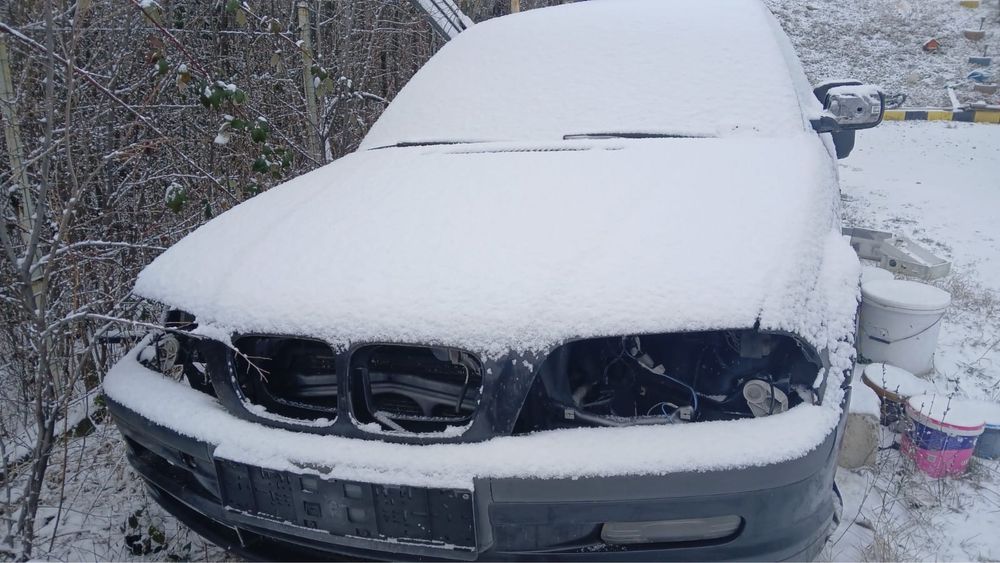 Dezmembrez BMW e46 compact M packet si BMW e46 sedan non facelift
