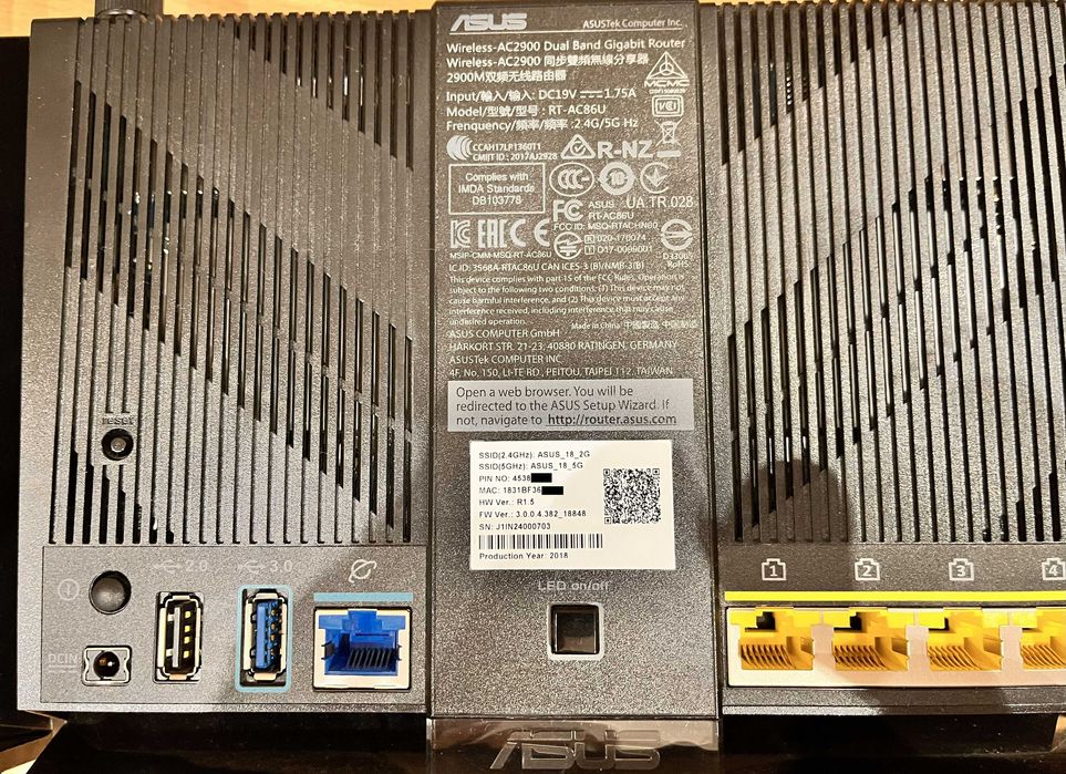 Vând două routere Asus RT-AC86U