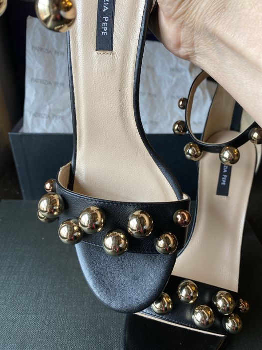 Черни, кожени сандали Patrizia Pepe