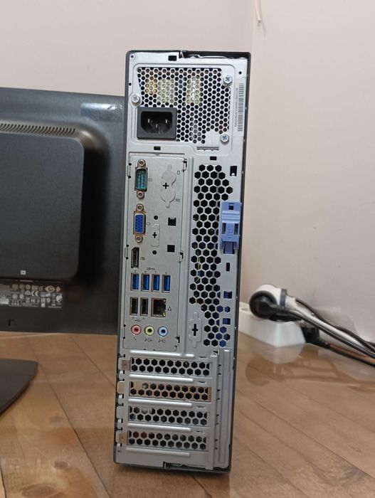 Настолен компютър Lenovo ThinkCentre M82