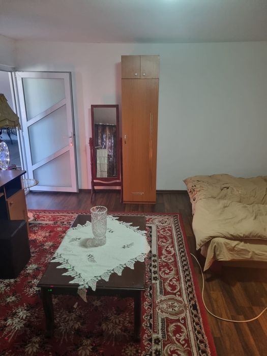 Casă de închiriat