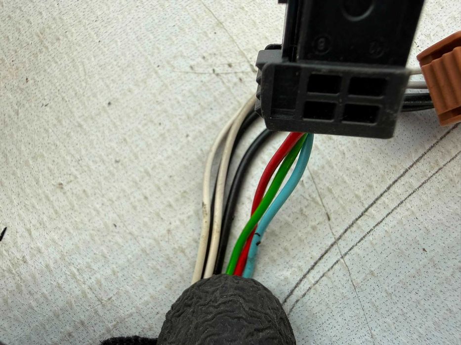 Oglindă Retrovizoare Stânga 3x4 Pini Peugeot 208 Hatchback 1607511580 / [2012-2019] / (5B3)