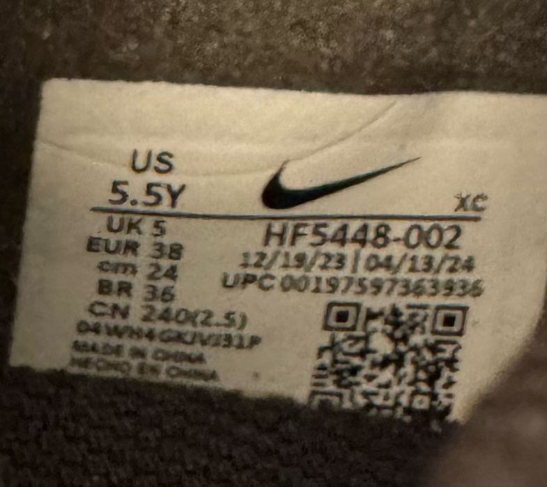 Стоножки и бутонки Nike