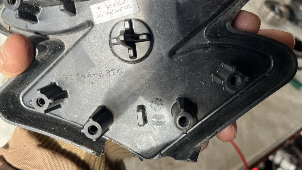 Suzuki емблема предна