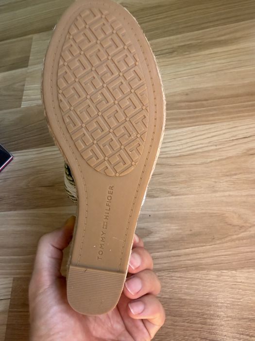Sandale Tommy Hilfiger – Golden Webbing Wedge (Mărimea 40)