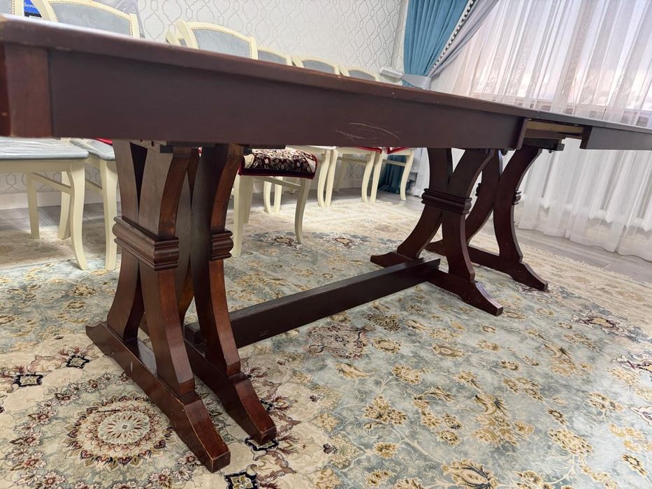 Стол для гостиной