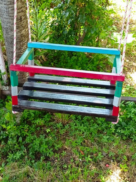 Leagăn pentru copii cu cadru din lemn