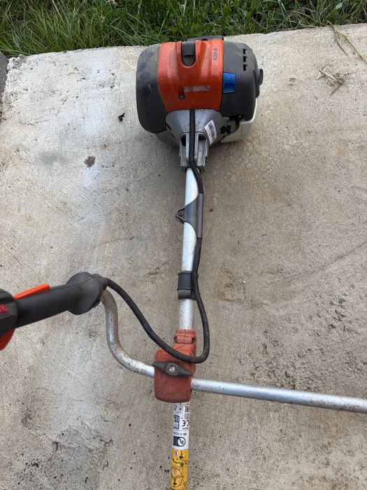 Motocoasa husqvarna 135