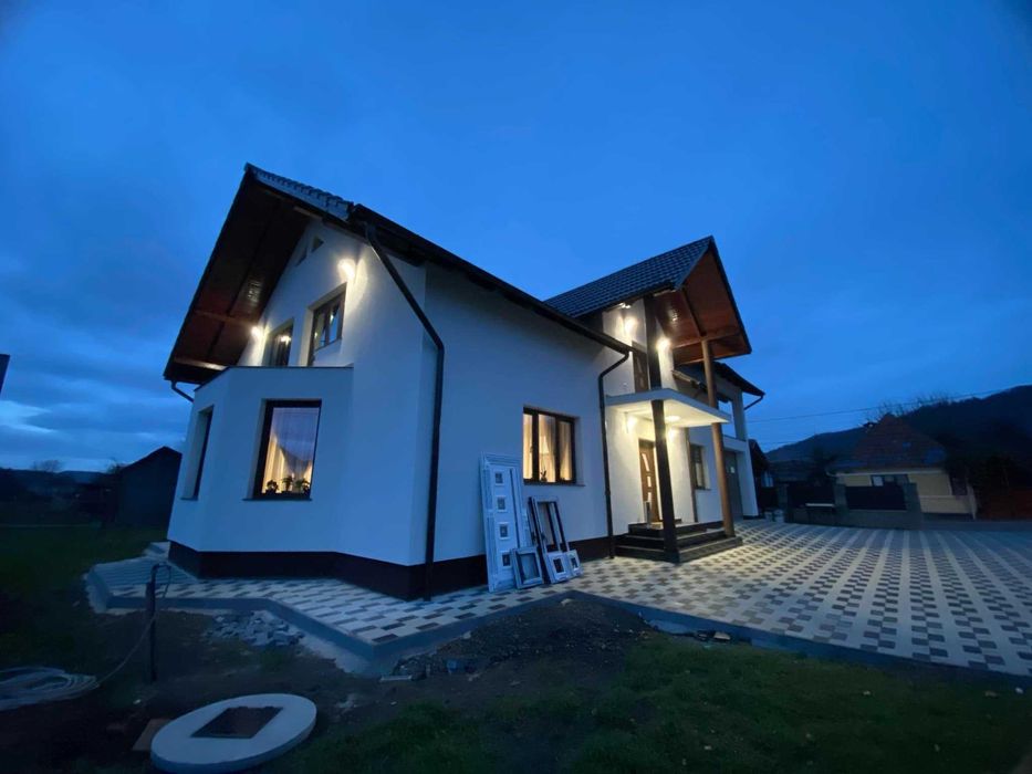 Servicii întreținere curte, tuns iarba și amenajări