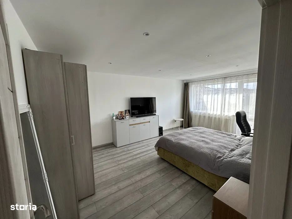 Apartament cu 3 camere, 73 mp, parcare, zona Cetatii — fotografia 1