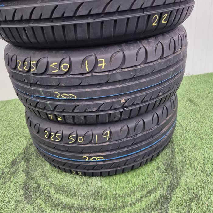 225 50 17  Sebring vara