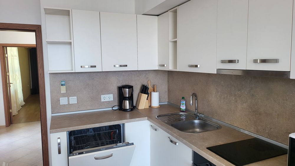 Дава се под наем Тристаен апартамент в Варна, Чаталджа - 160 кв.м за 1246.44 € - Снимка #5