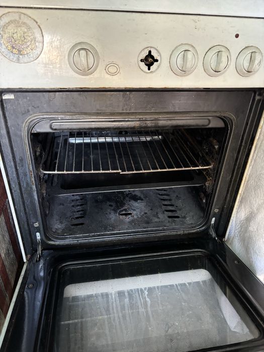 Продам газ плиту семей