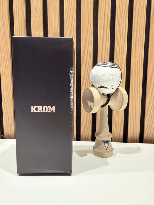 Kendama KROM LAMBO – originală