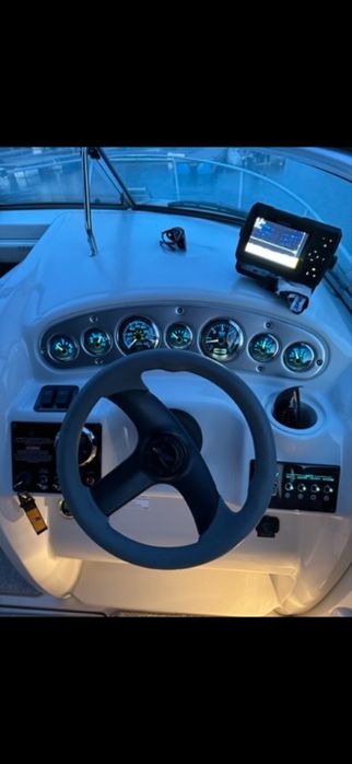 Катер SeaRay 215