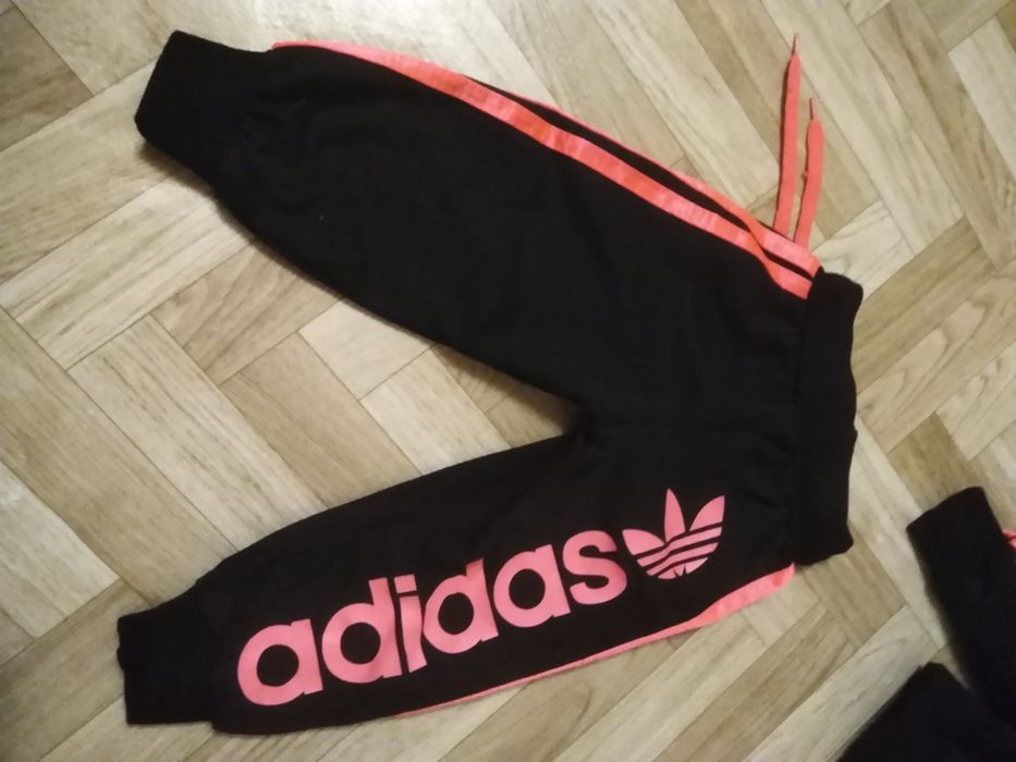 Продам костюм на девочку